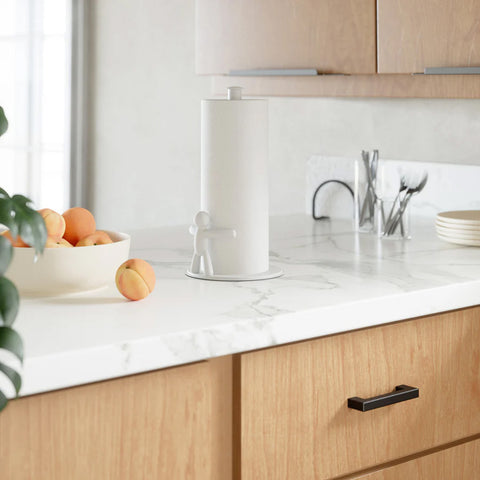 immagine-2-umbra-portarotolo-da-cucina-in-acciaio-bianco-ean-028295388115