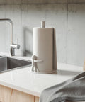 immagine-5-umbra-portarotolo-da-cucina-in-acciaio-bianco-ean-028295388115