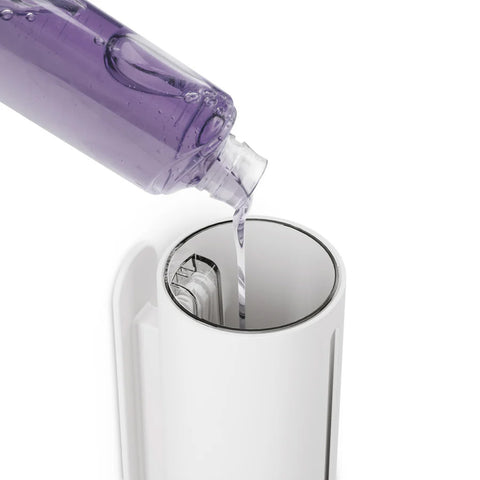 immagine-8-umbra-dispenser-per-liquidi-soft-touch-da-parete-443ml-ean-028295365178