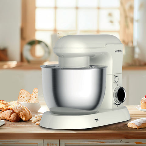 Planetaria Wintem in cucina moderna con pane fresco e dolci fatti in casa, perfetta per preparazioni quotidiane e ricette speciali