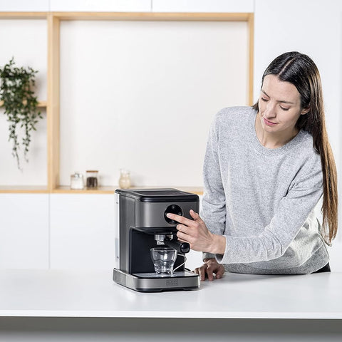 immagine-3-black-decker-macchina-per-caffe-espresso-macinato-con-pannello-touch-15l-850w-ean-8432406200067