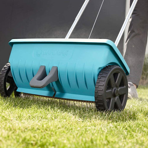 immagine-7-gardena-spandiconcime-con-ruote-l-45cm-125l-ean-4078500033169